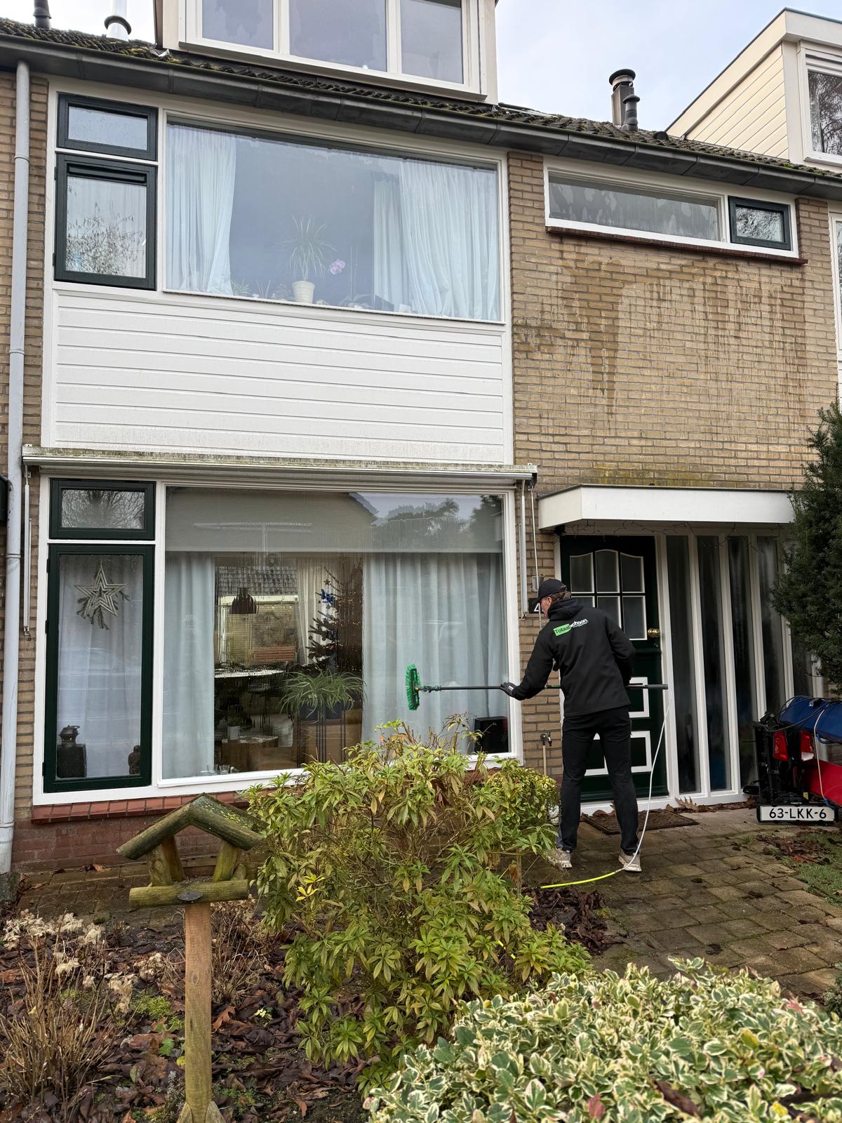 Glasbewassing door Totaalschoon